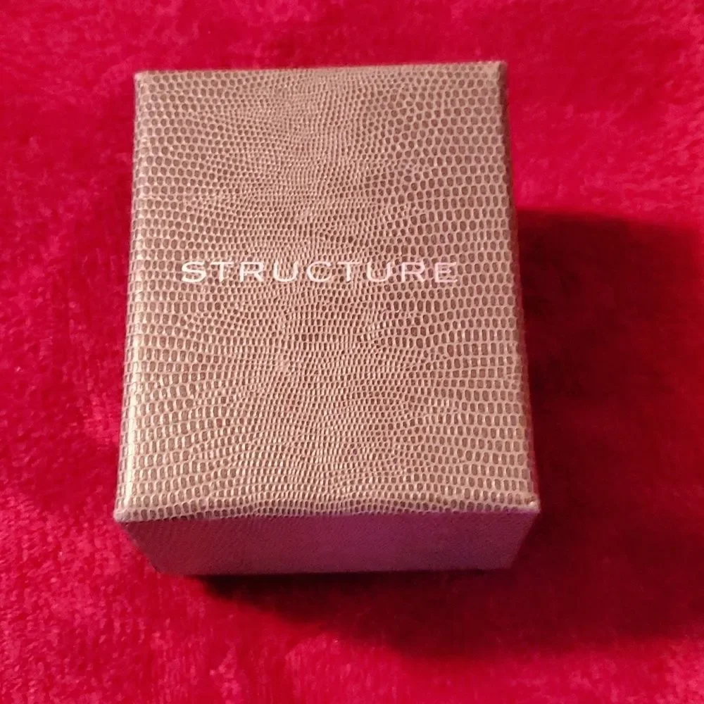 Structure brand new